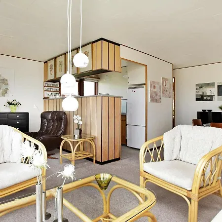 Two-bedroom Holiday In 3 פאבורג