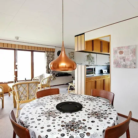 Two-bedroom Holiday In 3 Casa vacanze